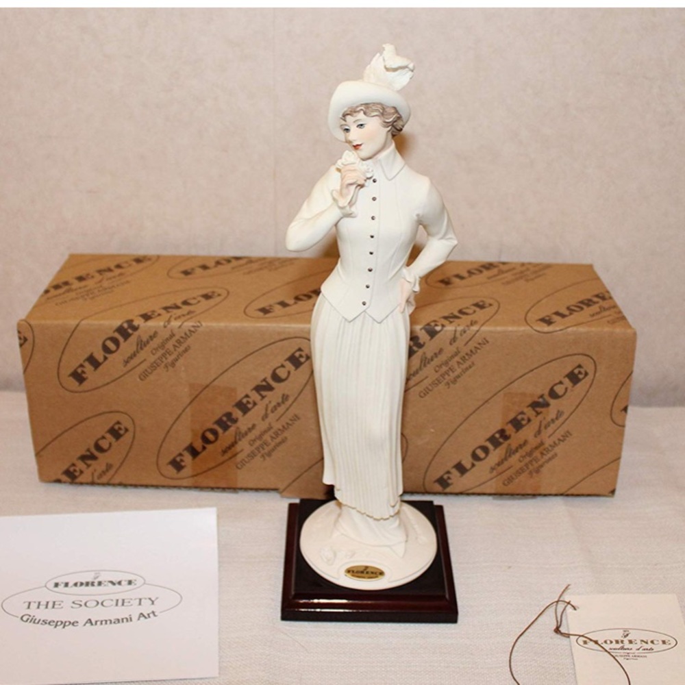 Giuseppe Armani Suzanne Figurine 1308F with box